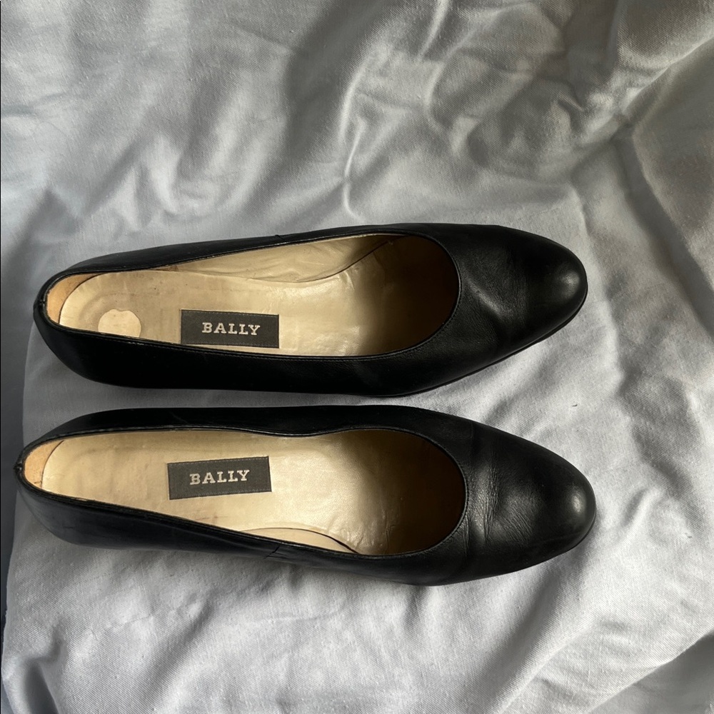Bally Classic Black Leather Shoes. Vintage